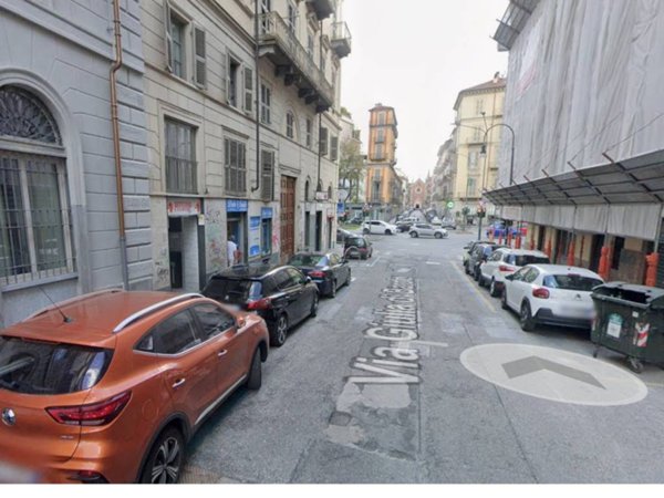 negozio in vendita a Torino in zona Vanchiglia