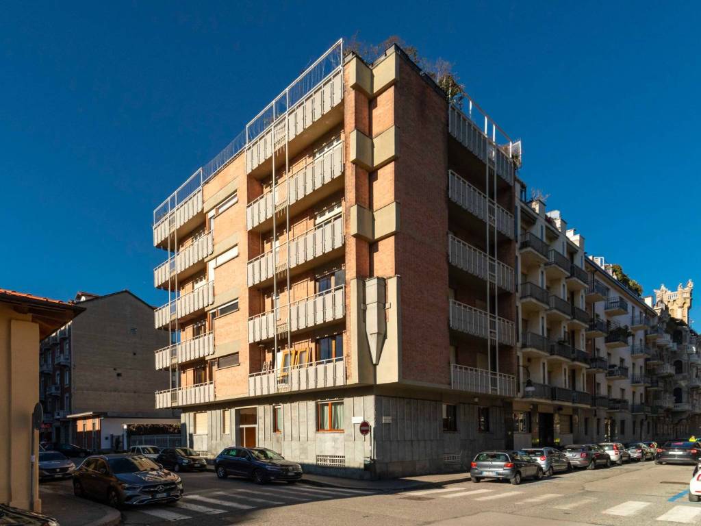 appartamento in vendita a Torino in zona Cit Turin