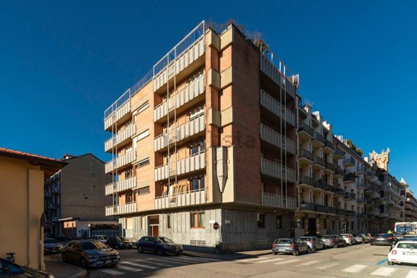 appartamento in vendita a Torino in zona Cit Turin