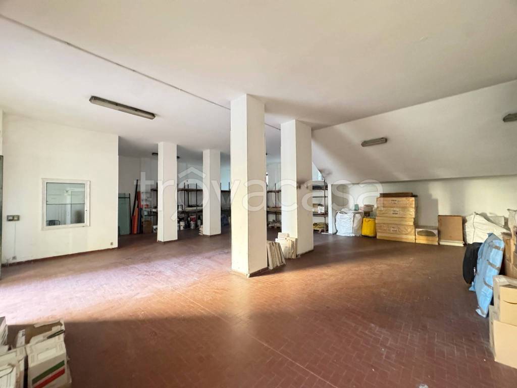 locale commerciale in vendita a Torino in zona Campidoglio