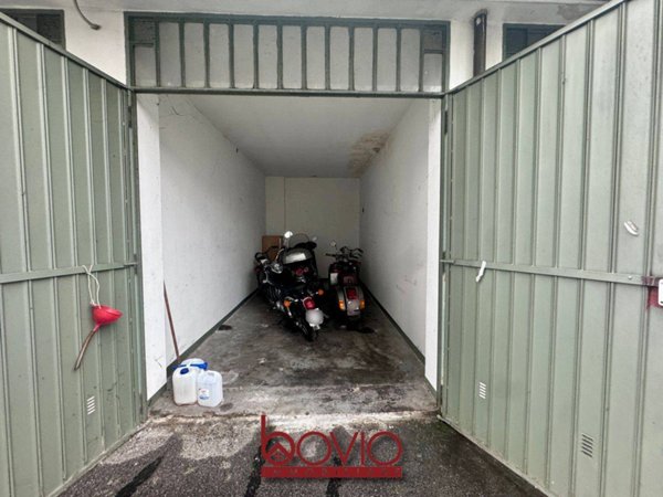 negozio in vendita a Torino in zona Regio Parco