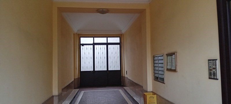 locale commerciale in vendita a Torino in zona Pozzo Strada