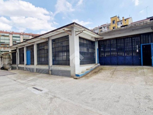locale di sgombero in vendita a Torino in zona Parella