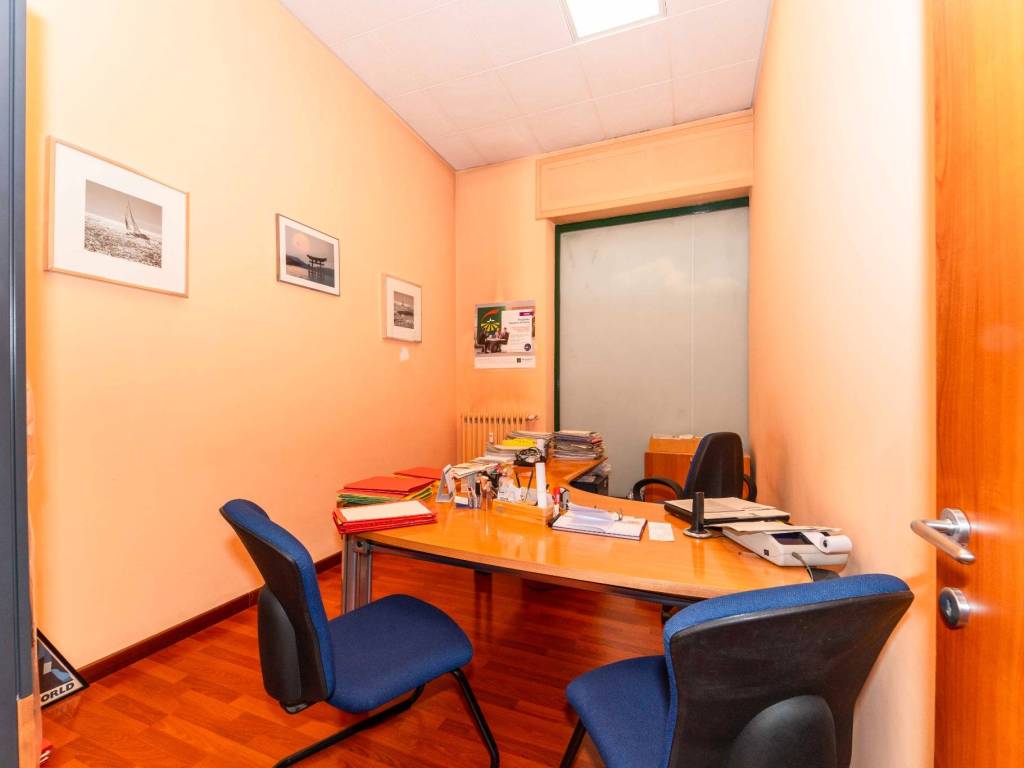 negozio in vendita a Torino in zona Borgo San Paolo