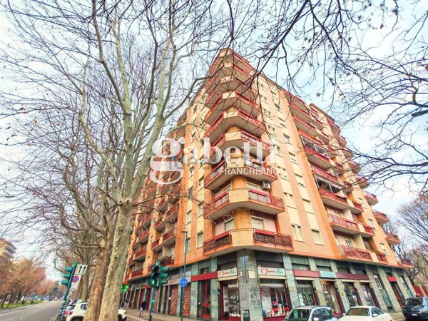 appartamento in vendita a Torino in zona Lingotto