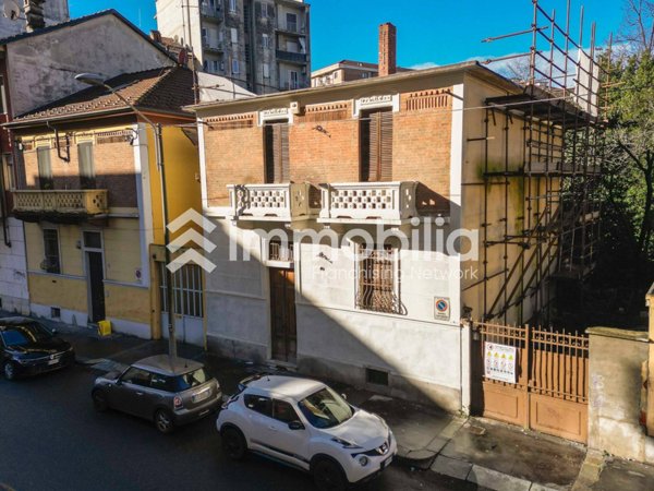 casa indipendente in vendita a Torino in zona Santa Rita