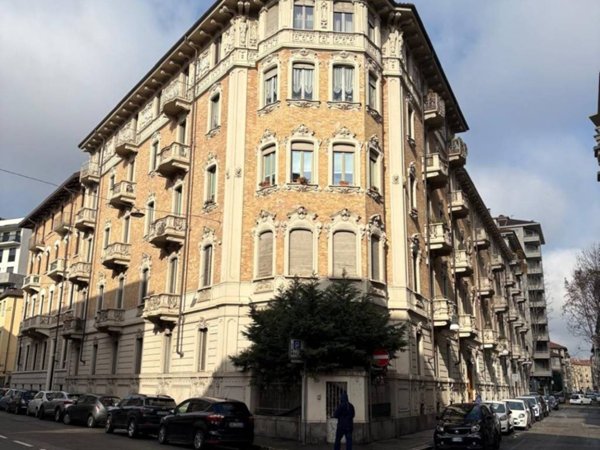 appartamento in vendita a Torino in zona Campidoglio