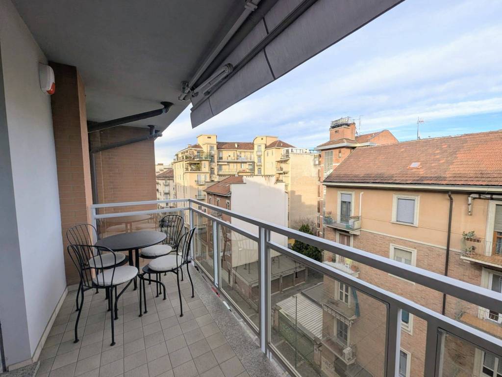 appartamento in vendita a Torino in zona Cit Turin