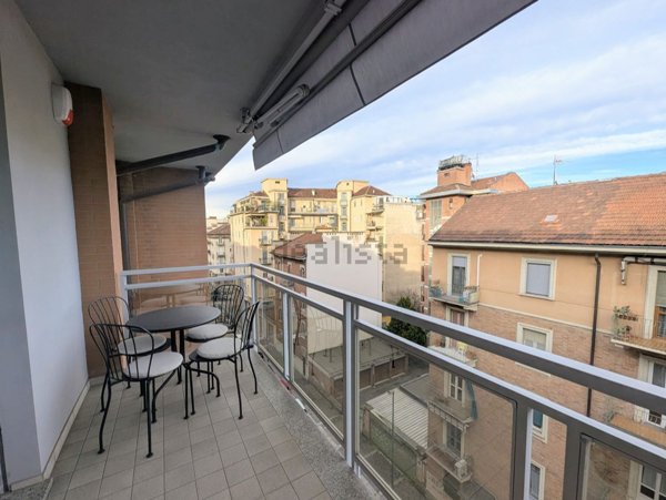 appartamento in vendita a Torino in zona Cit Turin