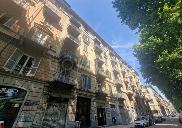 negozio in vendita a Torino in zona Vanchiglia