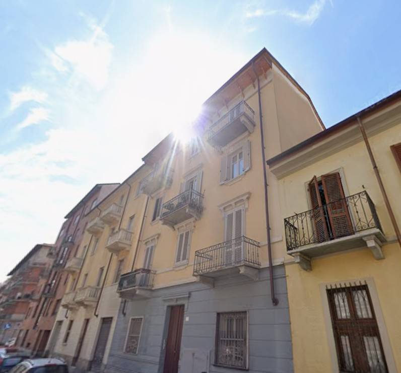 appartamento in vendita a Torino in zona Cenisia