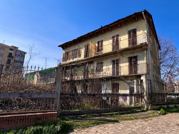 casa indipendente in vendita a Torino in zona Madonna di Campagna