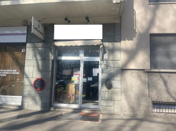 locale commerciale in vendita a Torino in zona San Donato