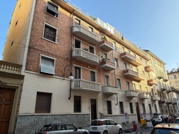appartamento in vendita a Torino in zona Cit Turin