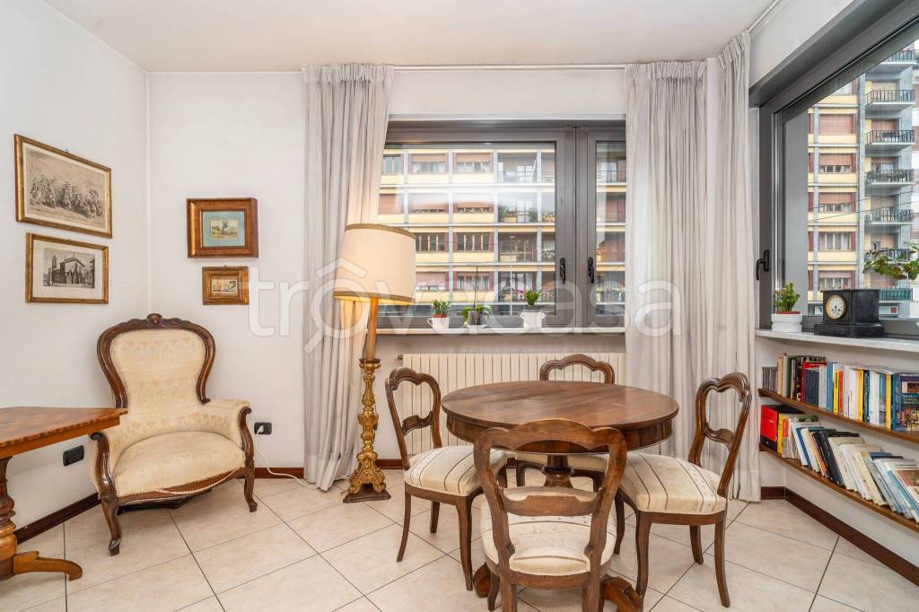 appartamento in vendita a Torino in zona Regio Parco