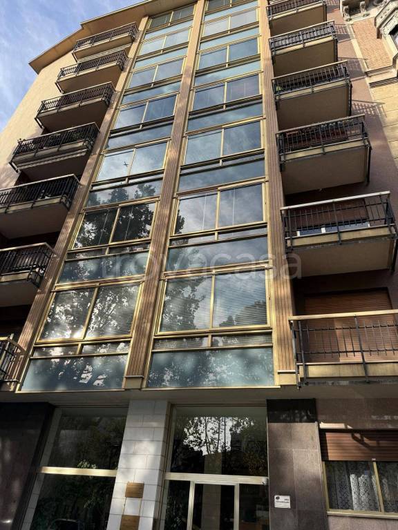 appartamento in vendita a Torino in zona Cit Turin