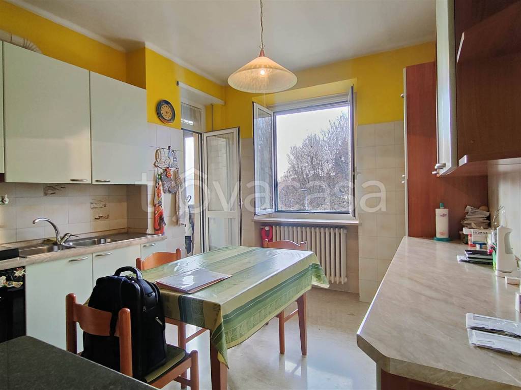 appartamento in vendita a Torino in zona Falchera