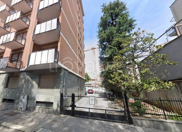 negozio in vendita a Torino in zona Pozzo Strada