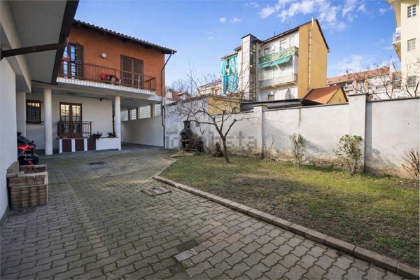 casa indipendente in vendita a Torino in zona Pozzo Strada