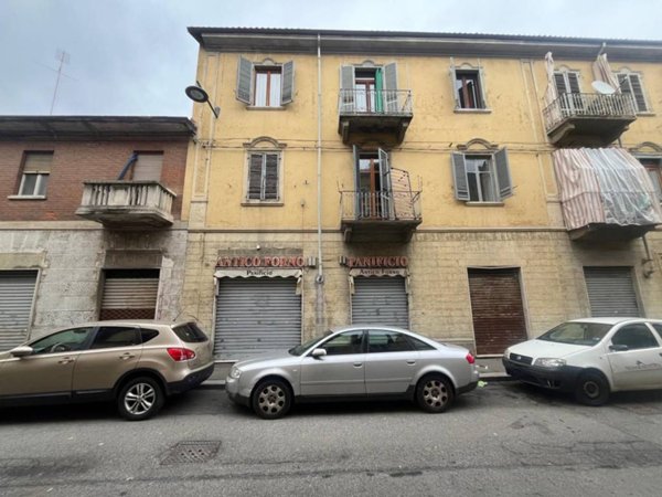 negozio in vendita a Torino in zona Rebaudengo