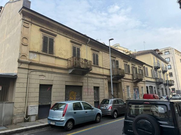 appartamento in vendita a Torino in zona San Salvario