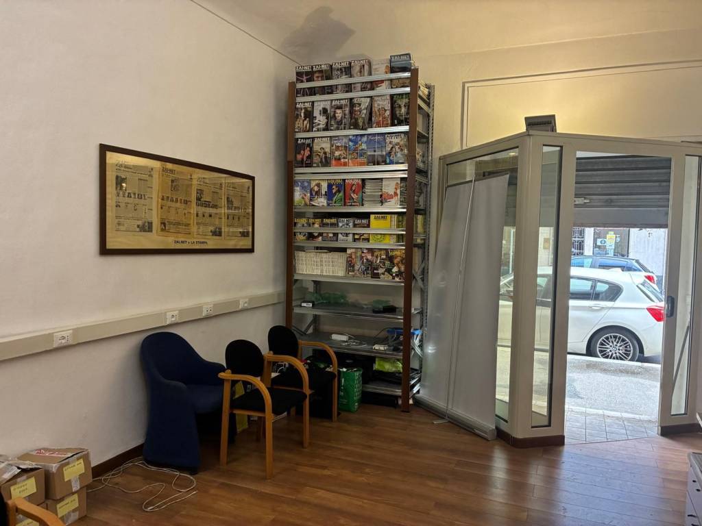 negozio in vendita a Torino in zona Parella