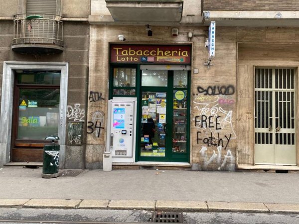 negozio in vendita a Torino in zona Lingotto
