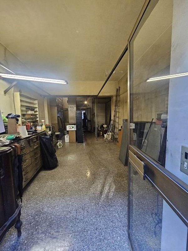 locale commerciale in vendita a Torino in zona San Salvario