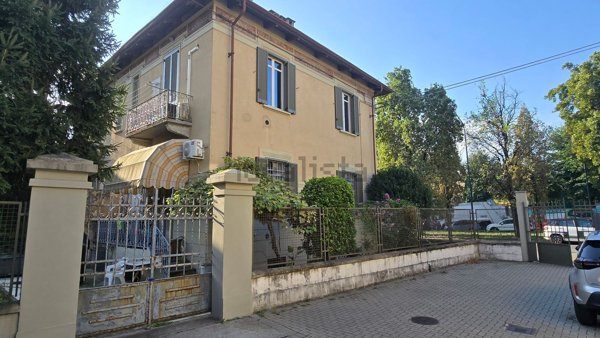 casa indipendente in vendita a Torino in zona Borgo San Paolo