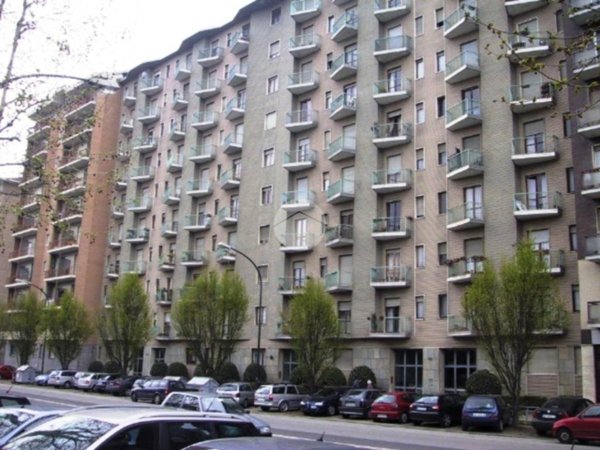 appartamento in vendita a Torino in zona Lingotto