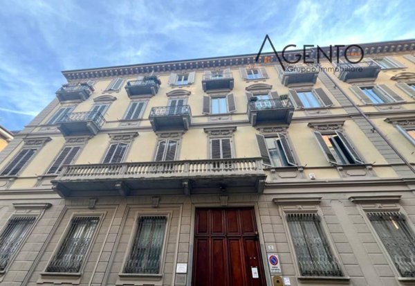appartamento in vendita a Torino in zona Cit Turin