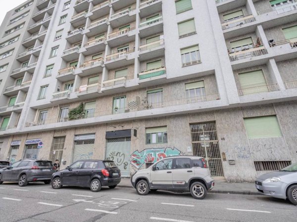 negozio in vendita a Torino in zona Campidoglio
