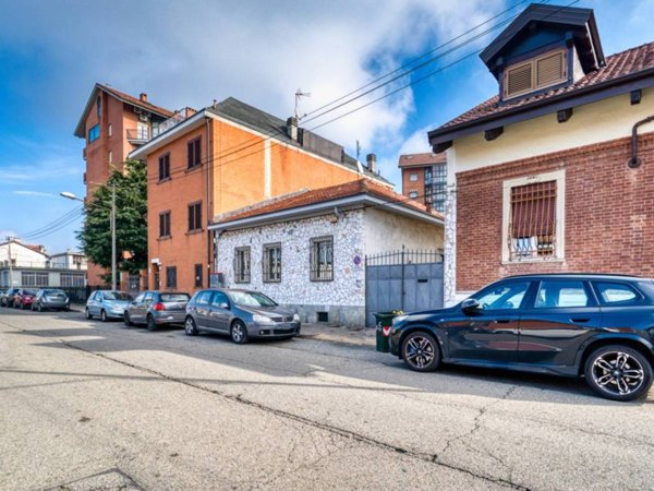 casa indipendente in vendita a Torino in zona Barca