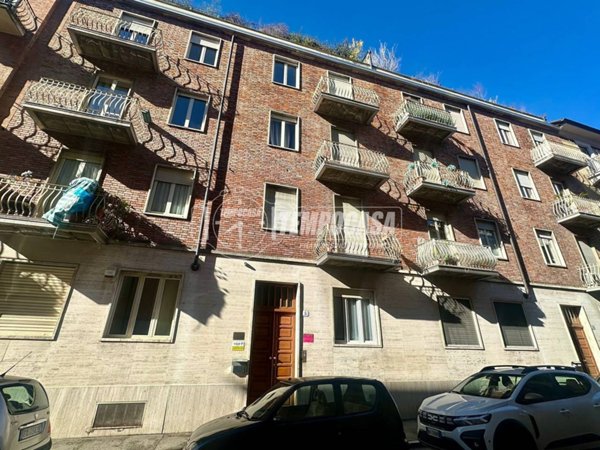 appartamento in vendita a Torino in zona Cenisia