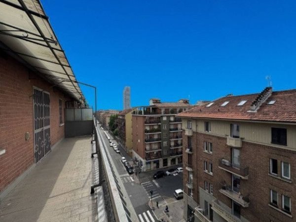 appartamento in vendita a Torino in zona Lingotto