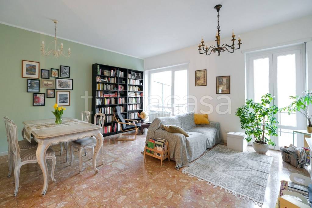 appartamento in vendita a Torino in zona Val Salice