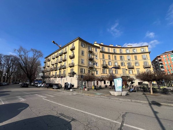 negozio in vendita a Torino in zona Vanchiglia