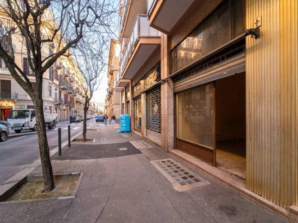 negozio in vendita a Torino in zona San Salvario