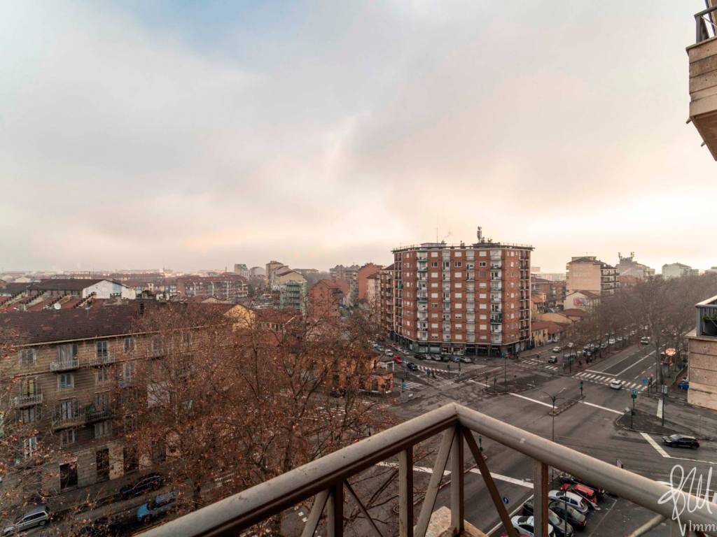 appartamento in vendita a Torino in zona Aurora