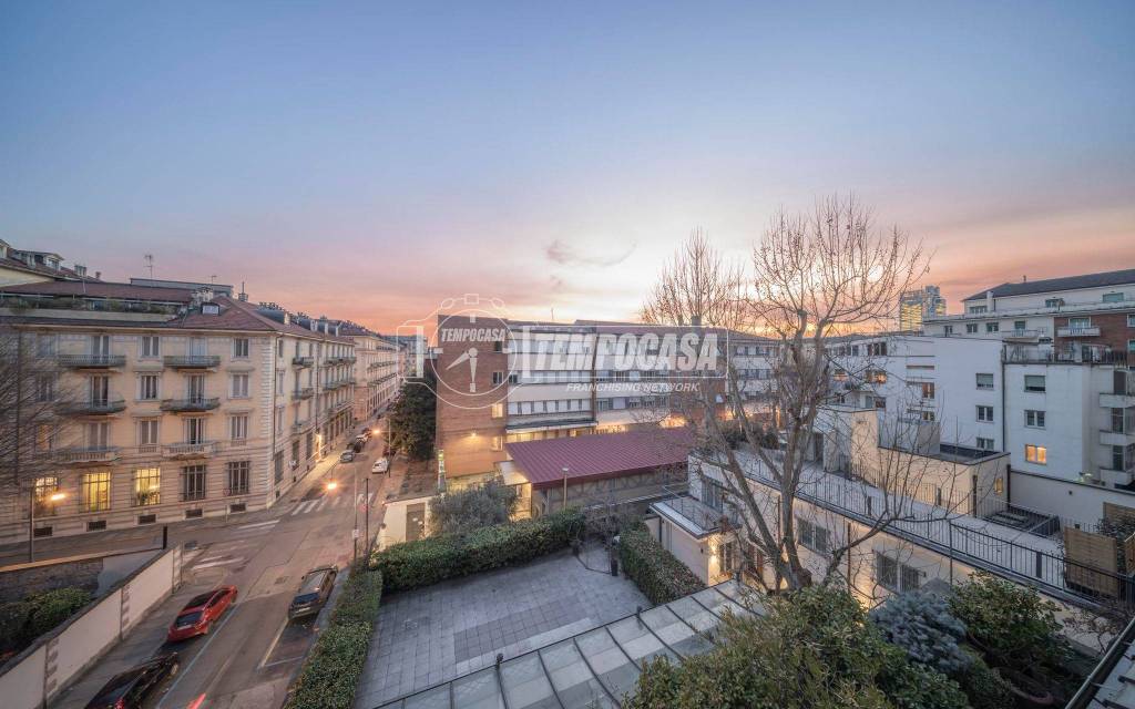 ufficio in vendita a Torino in zona Centro Storico