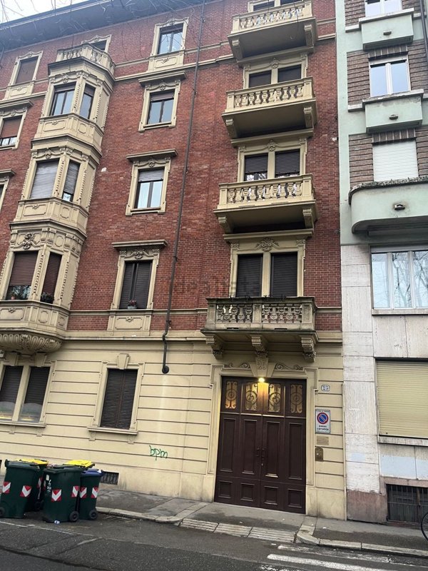 appartamento in vendita a Torino in zona Cit Turin