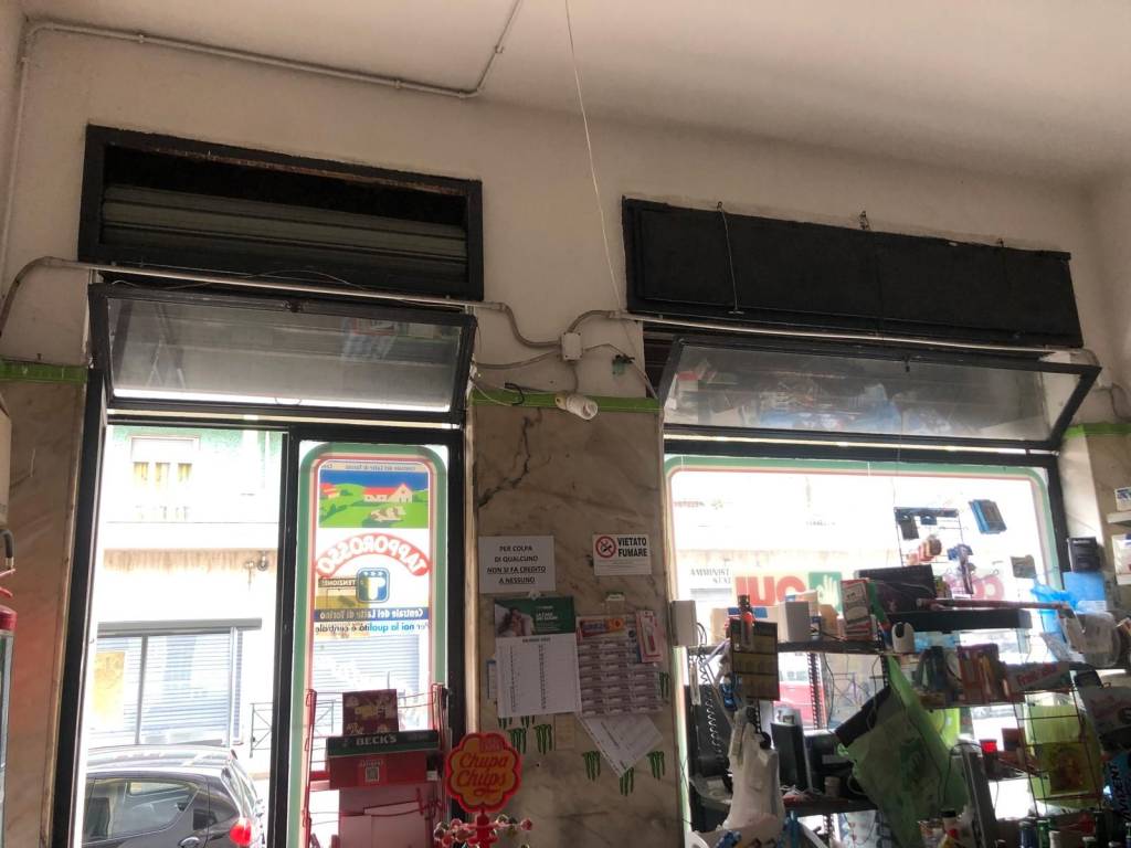 negozio in vendita a Torino in zona Lucento