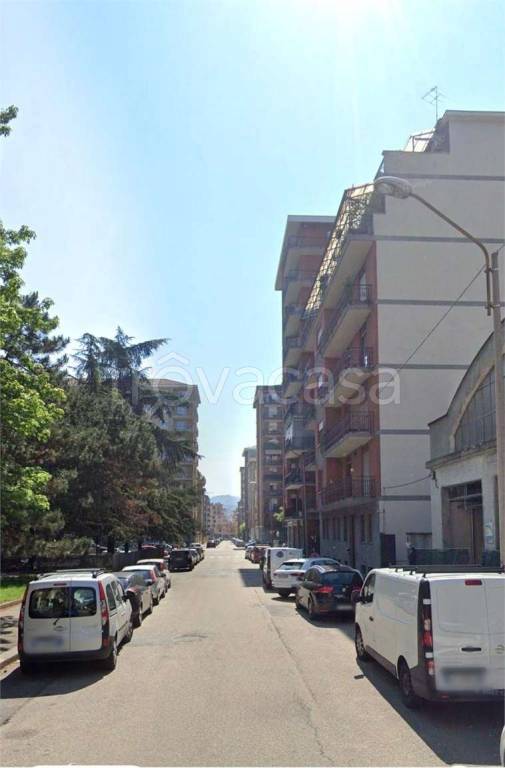 appartamento in vendita a Torino in zona Lingotto