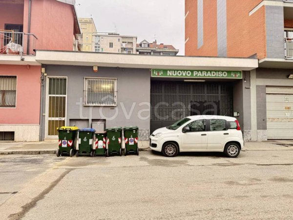 negozio in vendita a Torino in zona Parella