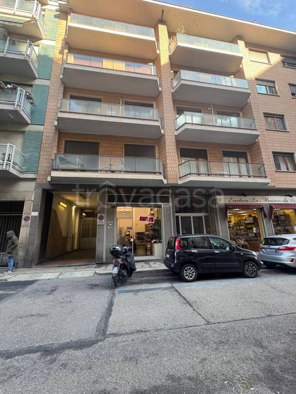locale commerciale in vendita a Torino