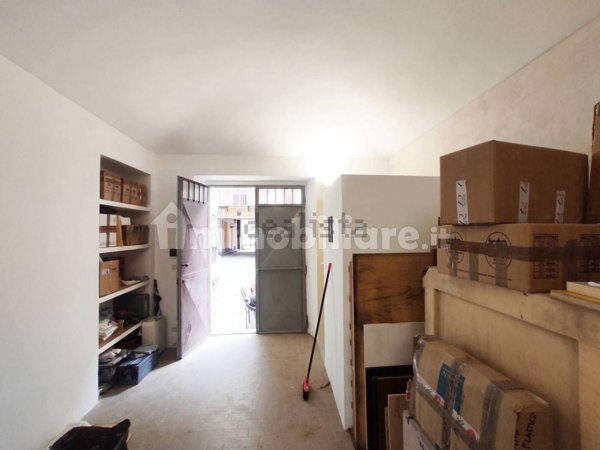 locale di sgombero in vendita a Torino in zona San Donato