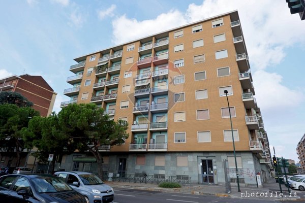 appartamento in vendita a Torino in zona Lingotto