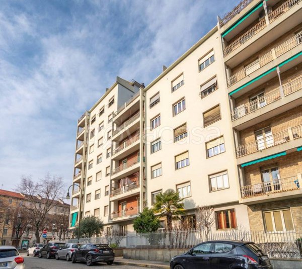 appartamento in vendita a Torino in zona Cit Turin