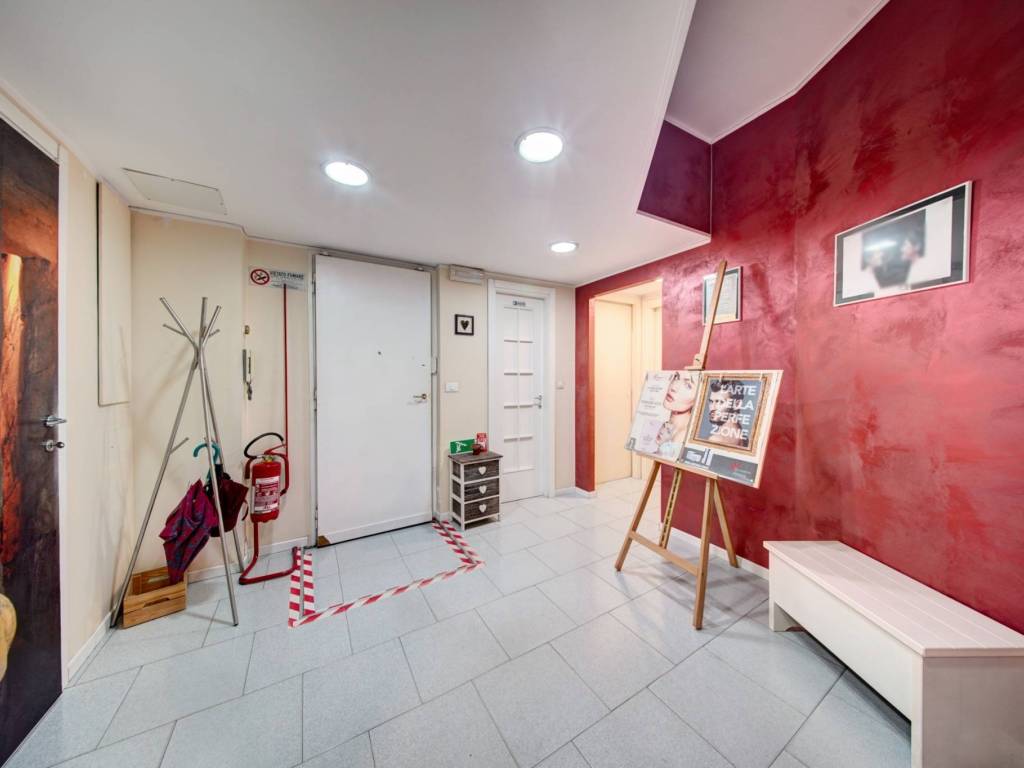 negozio in vendita a Torino in zona Santa Rita