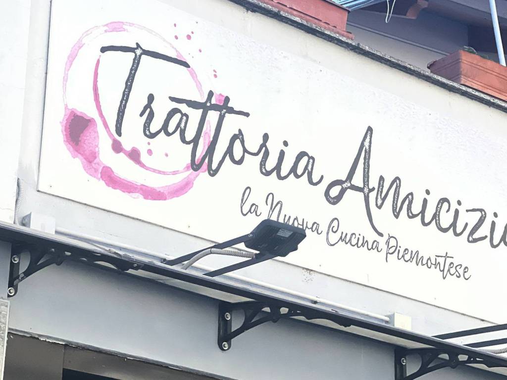 negozio in vendita a Torino in zona Borgata Vittoria